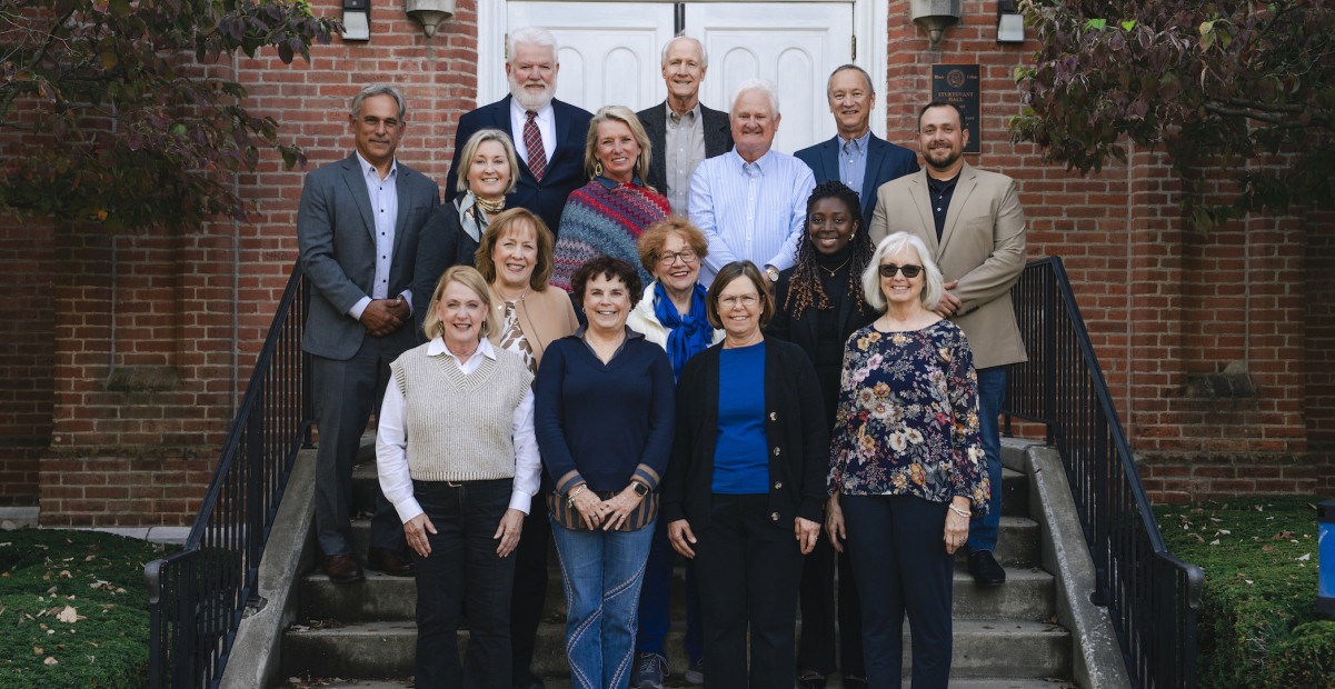 Alumni association group photo